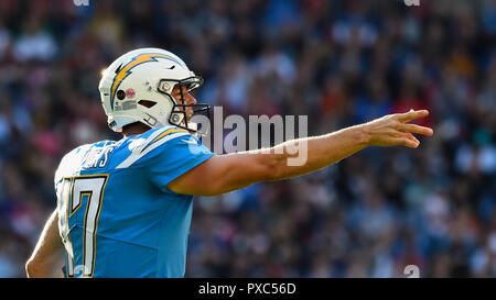 London, UK.  21 October 2018. Quarterback Philip Rivers (17) of The Chargers. Tennessee Titans at Los Angeles Chargers NFL game at Wembley Stadium, the second of the NFL London 2018 games. Final score - Chargers 20 Titans 19.  Credit: Stephen Chung / Alamy Live News Stock Photo