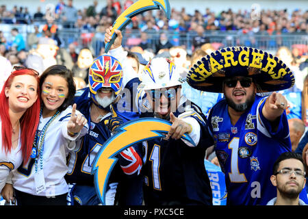 Fans cheer before an NFL football game between the Los Angeles Chargers and  the Kansas City Chiefs Monday, Nov. 18, 2019, in Mexico City. (AP  Photo/Rebecca Blackwell Stock Photo - Alamy