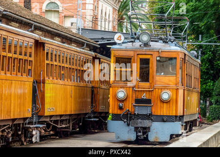soller mallorca train alamy station palma locomotive railway spain