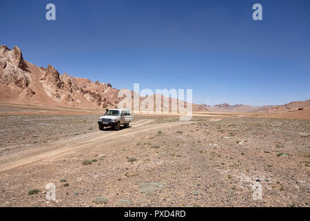 Landcruiser in a remote valley east of Murghab, Murghab District, Pamir Mountains, Gorno Badakhshan Autonomous Region, Tajikistan