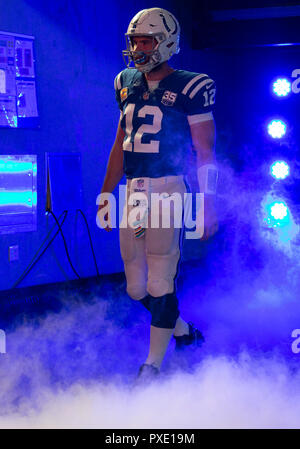 Indianapolis, Indiana, USA. 21st Oct, 2018. Indianapolis Colts quarterback Andrew Luck (12) during player introductions of NFL football game action between the Buffalo Bills and the Indianapolis Colts at Lucas Oil Stadium in Indianapolis, Indiana. John Mersits/CSM/Alamy Live News Stock Photo