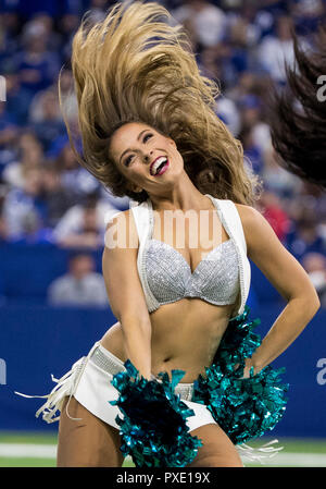 Indianapolis, Indiana, USA. 21st Oct, 2018. Indianapolis Colts cheerleader performs during NFL football game action between the Buffalo Bills and the Indianapolis Colts at Lucas Oil Stadium in Indianapolis, Indiana. John Mersits/CSM/Alamy Live News Stock Photo