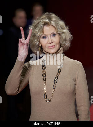 Lyon, France. 21st Oct, 2018. American actress JANE FONDA acknowledges the cheers of the audience at the closing ceremonies of the 10th annual Festival Lumiere. The ceremony was held at the Halle Tony Garnier and featured a showing of the 1940 film 'The Grapes of Wrath' that starred her father Henry Fonda. Credit: James Colburn/ZUMA Wire/Alamy Live News Stock Photo