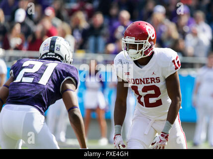 Waco, Texas, USA. 20th Oct, 2018. Oklahoma Sooners wide receiver A.D. Miller (12) lines up against TCU Horned Frogs cornerback Noah Daniels (21) during the 2nd half of the NCAA Football game between the Oklahoma Sooners and the TCU Horned Frogs at Amon G. Carter in Waco, Texas. Matthew Lynch/CSM/Alamy Live News Stock Photo