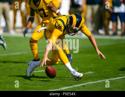 October 21, 2018: ]Los Angeles Rams quarterback Jared Goff (16) fumbles the football during the NFL football game between the Los Angeles Rams and the San Francisco 49ers at Levi's Stadium in Santa Clara, CA. The Rams defeated the 49ers 39-10. Damon Tarver/Cal Sport Media Stock Photo