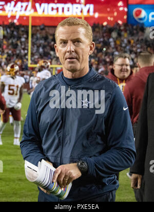 Dallas Cowboys head coach Jason Garrett leaves the field following his team's 20 - 17 loss to the Washington Redskins at FedEx Field in Landover, Maryland on Sunday, October 21, 2018. Credit: Ron Sachs/CNP | usage worldwide Stock Photo