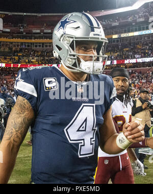 Dallas Cowboys quarterback Dak Prescott signs autographs during the NFL  football team's training camp Saturday, July 29, 2023, in Oxnard, Calif.  (AP Photo/Mark J. Terrill Stock Photo - Alamy