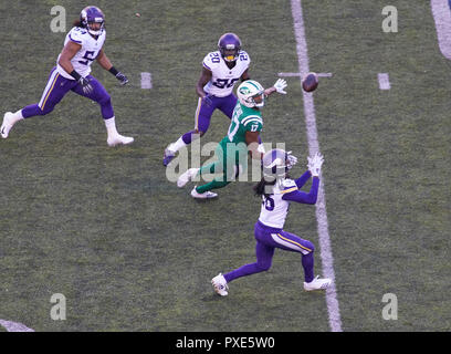 Minnesota Vikings cornerback Trae Waynes takes part in drills during the  NFL football team's training camp Friday, July 26, 2019, in Eagan, Minn.  (AP Photo/Jim Mone Stock Photo - Alamy