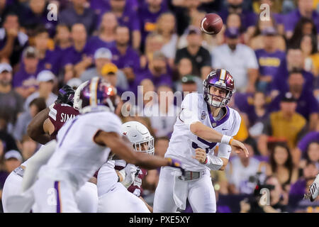 Baton Rouge, LA, USA. 20th Oct, 2018. LSU Tigers quarterback Joe Burrow (9)  looks to pass the ball against Mississippi State Bulldogs during the game  between the LSU Tigers and Mississippi State