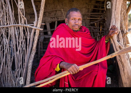 Gidang'odiga blacksmith clan at Lake Eyasi in Tanzania Stock Photo