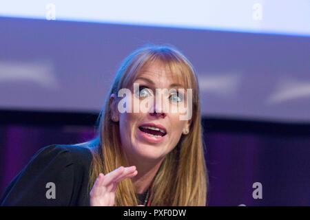 © Chris Bull. 23/9/18   LIVERPOOL   , UK.   The Labour Party Conference today (Sunday 23rd Septeber 2018). Katharine Viner, the Guardian’s editor,  interviewing Angela Rayner, the shadow education secretary , at a fringe event.      Photo credit: CHRIS BULL Stock Photo