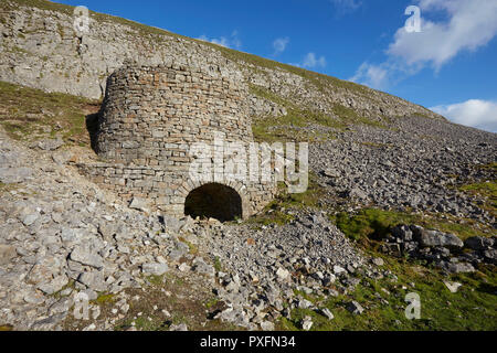 Lime kiln in Gunnerside Ghyll Gill, Swaledale, Yorkshire Dales National Park, England, UK. Stock Photo