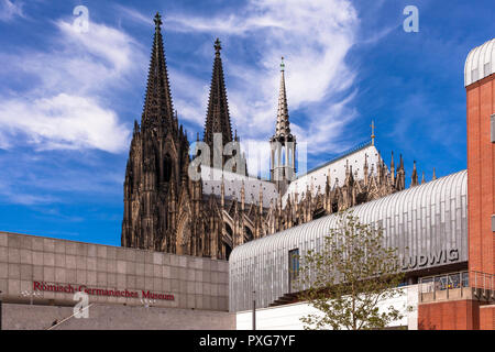 view from the Kurt-Hackenberg square to the Roman-Germanic Museum and the Museum Ludwig, the cathedral, Cologne, Germany.  Blick vom  Kurt-Hackenberg- Stock Photo