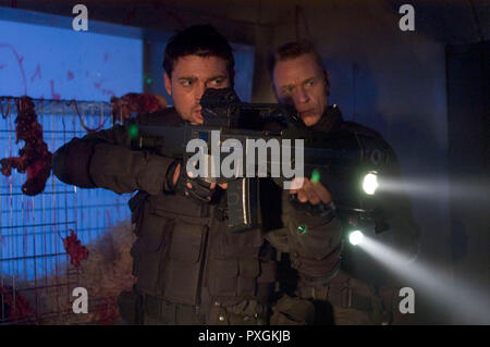 Doom – Der Film, 2005 Regie: Andrzej Bartkowiak, John Grimm (KARL URBAN) and Goat (BEN DANIELS) Stock Photo