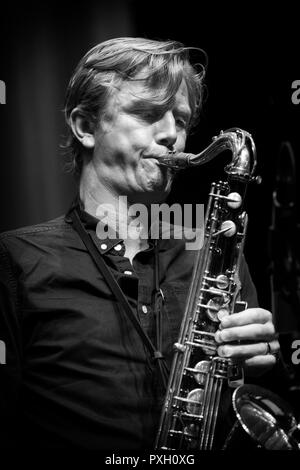 James Russell soloing on tenor sax with Atlantic Crossover, Scarborough Jazz Festival 2018 Stock Photo