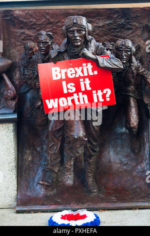 20 October 2018,  March for the Future - People's Vote, Brexit Campaign. Placard left on the Battle of Britain Monument, Victoria Embankment, London. Stock Photo