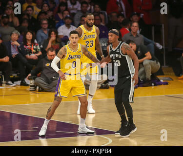 San Antonio Spurs forward Kyle Anderson (1) lays the ball up as ...