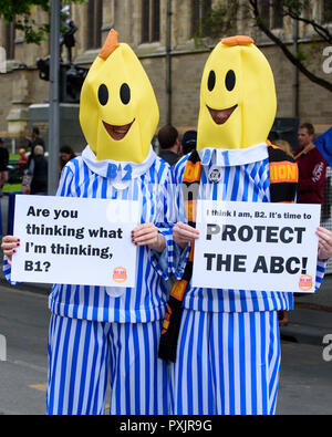 Melbourne, Australia, 23rd Oct, 2018. Famous Bananas B1 & B2 march at the Change the Rules workers union rally in central Melbourne. Credit: Robyn Charnley/Alamy Live News. Stock Photo