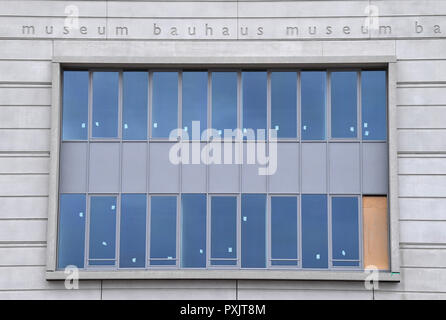 Weimar, Germany. 23rd Oct, 2018. On the facade of the future Bauhaus Museum, which is to be opened next year, a volume of text entitled 'bauhaus museum' can be read. On the same day, the Thuringian State Chancellery and the Ministry of Economics will present the state's cultural and tourist activities as well as its campaign for the Bauhaus year 2019. In 1919 Walter Gropius founded the legendary art and architecture school in Weimar. Even today, the Bauhaus continues to inspire architects, designers and artists worldwide. Credit: Martin Schutt/dpa-Zentralbild/dpa/Alamy Live News Stock Photo