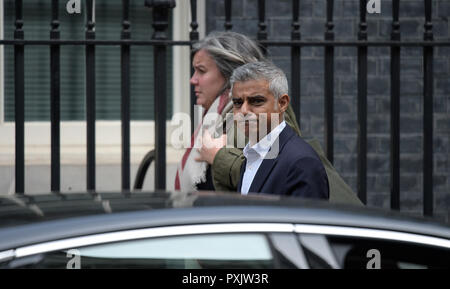 Downing Street, London, UK. 23 October 2018. London Mayor Sadiq Khan arrives for a meeting at 11 Downing Street during the long weekly cabinet meeting at No 10. Credit: Malcolm Park/Alamy Live News. Stock Photo