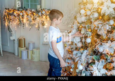 Toddler Mini House Christmas Tree