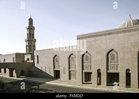 Oman Reisen Sultan Qaboos Grand Moschee Muscat Maskat Masquat Mosque Kuppel Turm Minarett Religion Islam Gebaeude Bauwerk Architektur Arabische Halbin Stock Photo