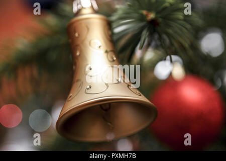 Weihnachtsbaum, Detail, Christbaumkugel, Rot, Glocke, Weihnachten, Christbaum, Christbaumschmuck, Weihnachtsschmuck, Weihnachtlich, Sachaufnahme, Clos Stock Photo