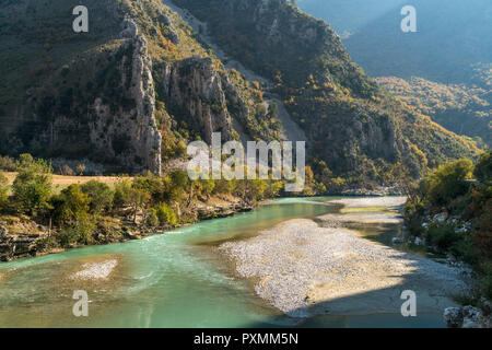 Landschaft am Fluss Drino, Albanien, Europa | landscape at Drino river, Albania, Europe Stock Photo