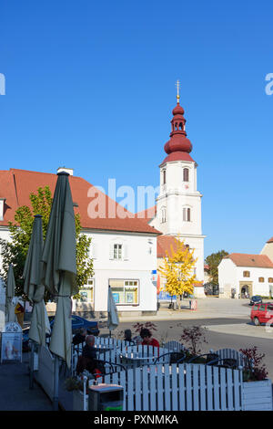 Fehring: square Hauptplatz, church in Steirisches Thermenland - Oststeiermark, Steiermark, Styria, Austria Stock Photo
