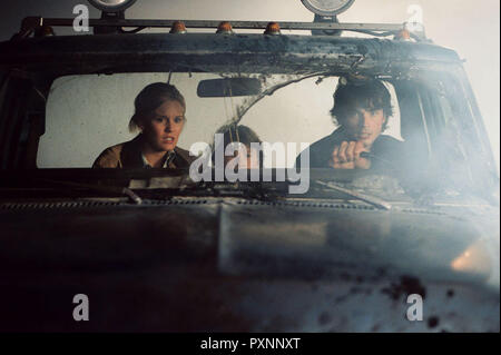 The Fog - Nebel des Grauens, 2005 Regie: Rupert Wainwright, Elisabeth Williams (MAGGIE GRACE), Andy Wayne (COLE HEPPELL) and Nick Castle (TOM WELLING) Stock Photo