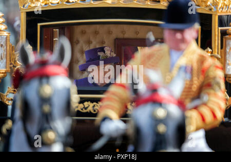 King Willem-Alexander during a visit to the Supreme Court Building in ...