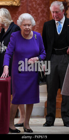 コレクション the Prince of Wales & QueenElizabeth II queen-elizabeth-ii-and-the-
