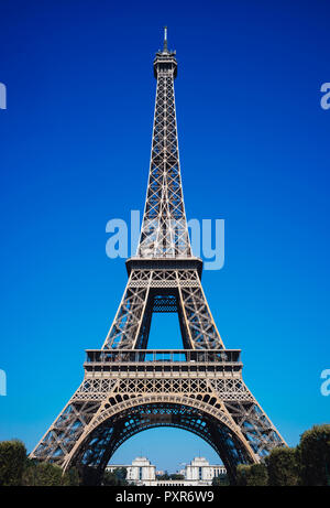 France, Paris, Eiffel Tower against blue sky Stock Photo