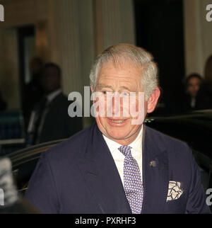 London Palladium, London, UK. 22nd October 2018;  Charles, Prince of Wales outside his 70th Birthday gala show - 'We Are Most Amused and Amazed'; an evening theatre performance with comedians, magicians, singers and celebrities. Credit: Andy Stehrenberger/Alamy Live News Stock Photo