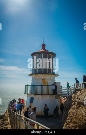 Point Reyes Wind Point Reyes, CA, EUA - MARCH 25 2016: Wind blown high clouds spread as ...