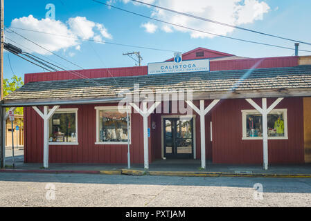 Calistoga, CA, EUA - MARCH 25 2016: building on the streets of Historic Calistoga is a popular tourist stop at the north end of Napa Valley wine count Stock Photo