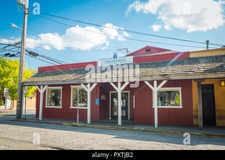 Calistoga, CA, EUA - MARCH 25 2016: building on the streets of Historic Calistoga is a popular tourist stop at the north end of Napa Valley wine count Stock Photo