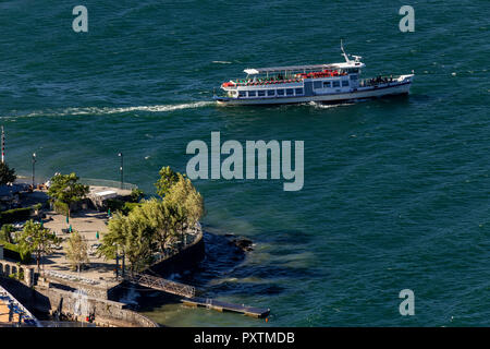 Ferryboat leaving Varenna on Lake Como, northern Italy Stock Photo