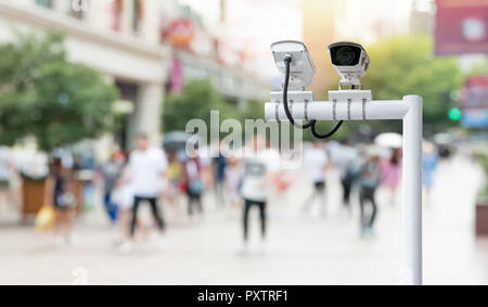 Machine Learning analytics identify person technology , Artificial intelligence ,Big data , iot concept. Cctv , security camera and face recognition p Stock Photo