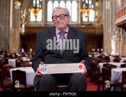 Manny Blankett, 101, the oldest resident of London's Square Mile, after being awarded the Freedom of the City of London in a ceremony at The Great Hall at Guildhall. Stock Photo