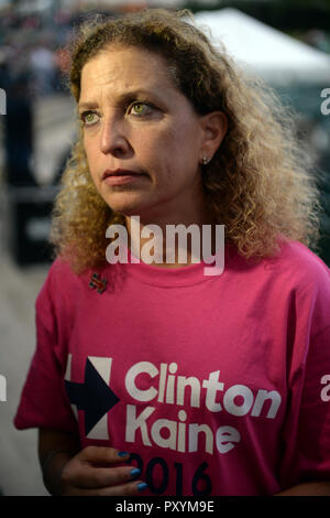 Miami, United States Of America. 29th Oct, 2016. MIAMI, FL - OCTOBER 29: Rep. Debbie Wasserman Schultz (D-FL) and U.S. candidate Rep. Patrick Murphy (D-PA) speak before the Get Loud for Hillary Clinton at GOTV Concert in Miami at Bayfront Park Amphitheatre on October 29, 2016 in Miami, Florida People: Debbie Wasserman Schultz Credit: Storms Media Group/Alamy Live News Stock Photo