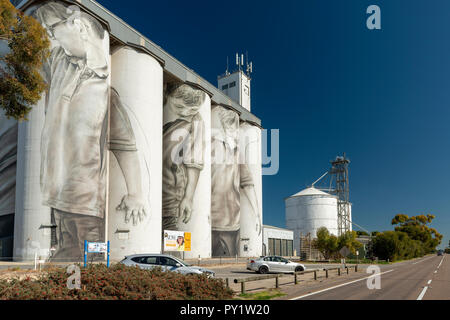 COONALPYN, SOUTH AUSTRALIA - SEPTEMBER 8, 2018: Highway town Coonalpyn has its active grain silo’s painted by artist Guido van Helten with a 30-metre  Stock Photo