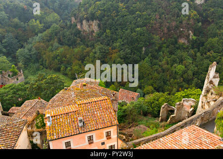 Terracotta rooftops, Sorano, Province of Grosseto, Tuscany, Italy Stock Photo