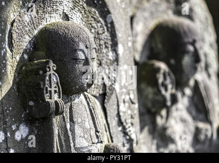 Buddhistischer Grabstein, Tokio, Japan Stock Photo