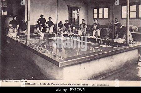 Cadillac-sur-Garonne - école de Préservation des jeunes filles 5. Stock Photo