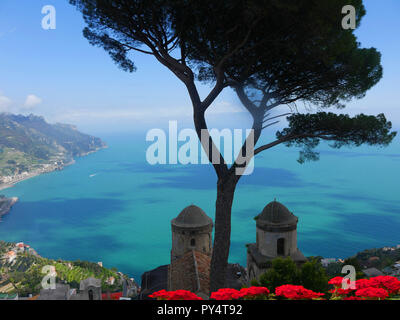 The Villa Rufolo in Ravello has fantastic views down the Amalfi Coast from its gardens and terraces Stock Photo