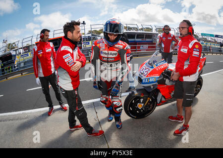Melbourne, Australia. Friday, 26 October, 2018. Phillip Island, Australia. Free Practice 1. Andrea Dovizioso (Ducati MotoGP Team) returns to his pit box at the end of free practice session 1. Credit: Russell Hunter/Alamy Live News Stock Photo