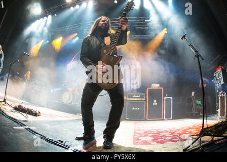 Norway, Oslo - October 25, 2018. The American southern rock band Blackberry Smoke performs live concert at Sentrum Scene in Oslo. Here guitarist Paul Jackson is seen live on stage. (Photo credit: Gonzales Photo - Per-Otto Oppi). Credit: Gonzales Photo/Alamy Live News Stock Photo