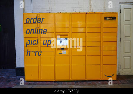 Worthing West Sussex Views & retail shops - Amazon online shopping lockers for pick up Stock Photo