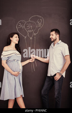 Happy Couple Maternity Pose Husband and Wife Pregnant Line Art illustration  | Pregnancy art, Illustration art, Line art drawings